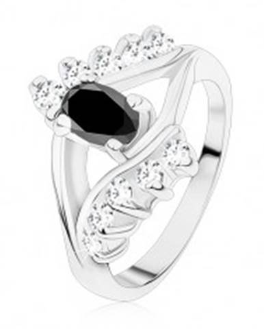 Lesklý prsteň v striebornej farbe, hladké a zirkónové línie, čierny ovál - Veľkosť: 49 mm