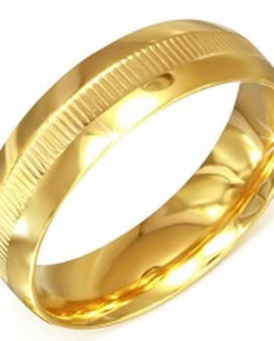 Prsteň zlatej farby z chirurgickej ocele s vrúbkovaným pásom - Veľkosť: 55 mm