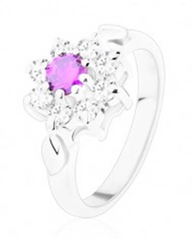 Lesklý prsteň s ozdobnými lístočkami, ametystovo fialový zirkón, číre lupene - Veľkosť: 52 mm