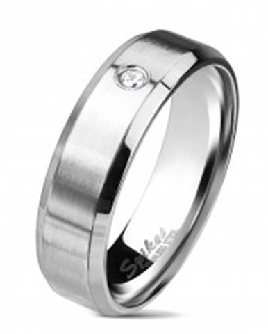 Oceľový prsteň striebornej farby, matný pás s čírym zirkónom, 6 mm - Veľkosť: 49 mm