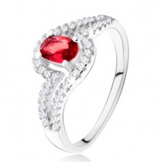 Prsteň s oválnym červeným kameňom, zvlnené zirkónové ramená, striebro 925 - Veľkosť: 49 mm
