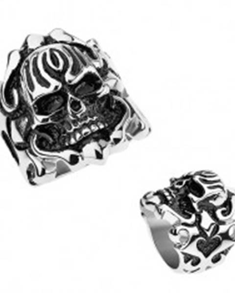 Oceľový patinovaný prsteň, vypuklá lebka, ornamenty na ramenách - Veľkosť: 56 mm